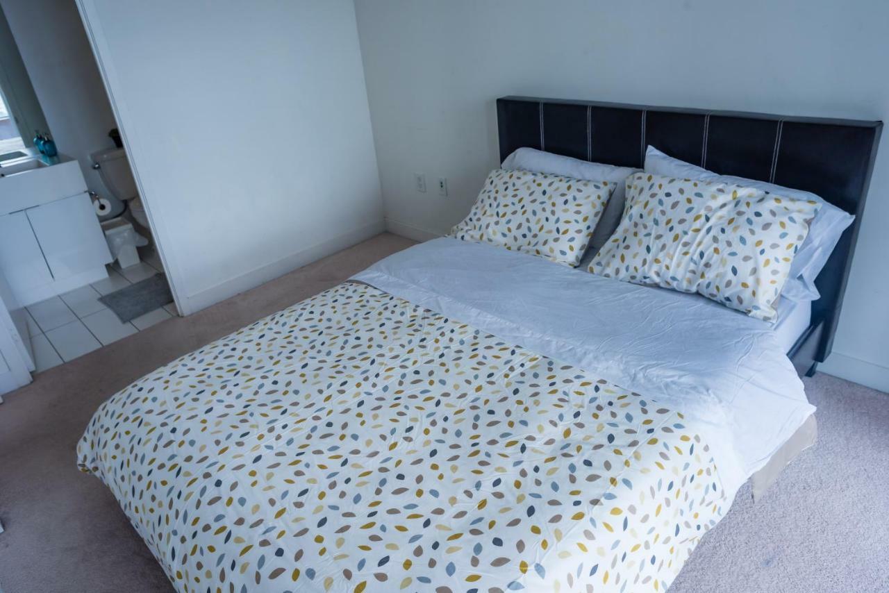 Luxury Downtown Toronto Condo - 2 Bedroom Exterior photo